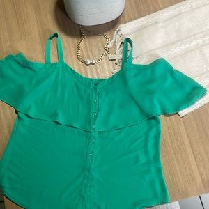 Beautiful strap green top, bottoms on front comfortable